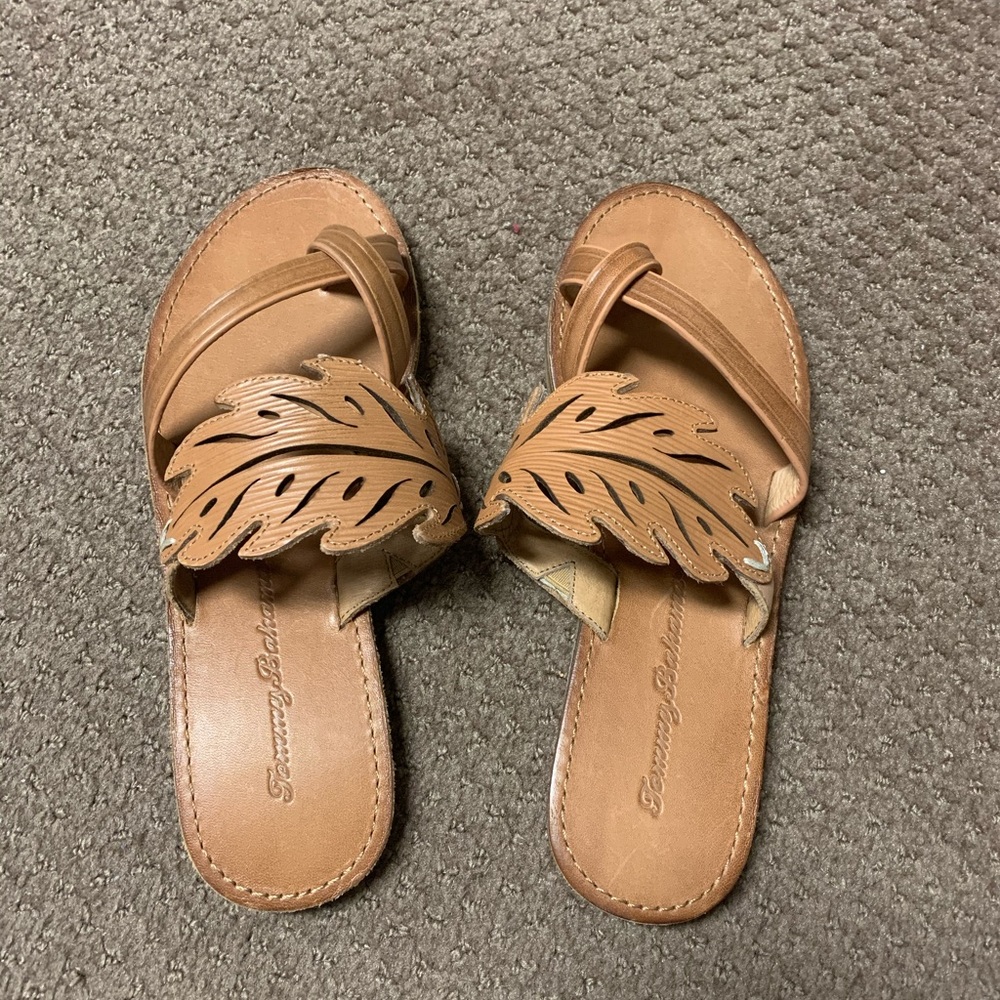 Tommy Bahama Plumeria Flat Sandals size 7